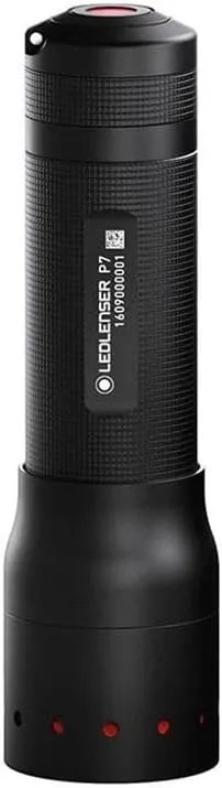 Ledlenser P7 I 2017 I Premium LED Taschenlampe I schwarz I 450 Lumen I bis zu 25 Std. Laufzeit I 300m Leuchtweite I Bat…