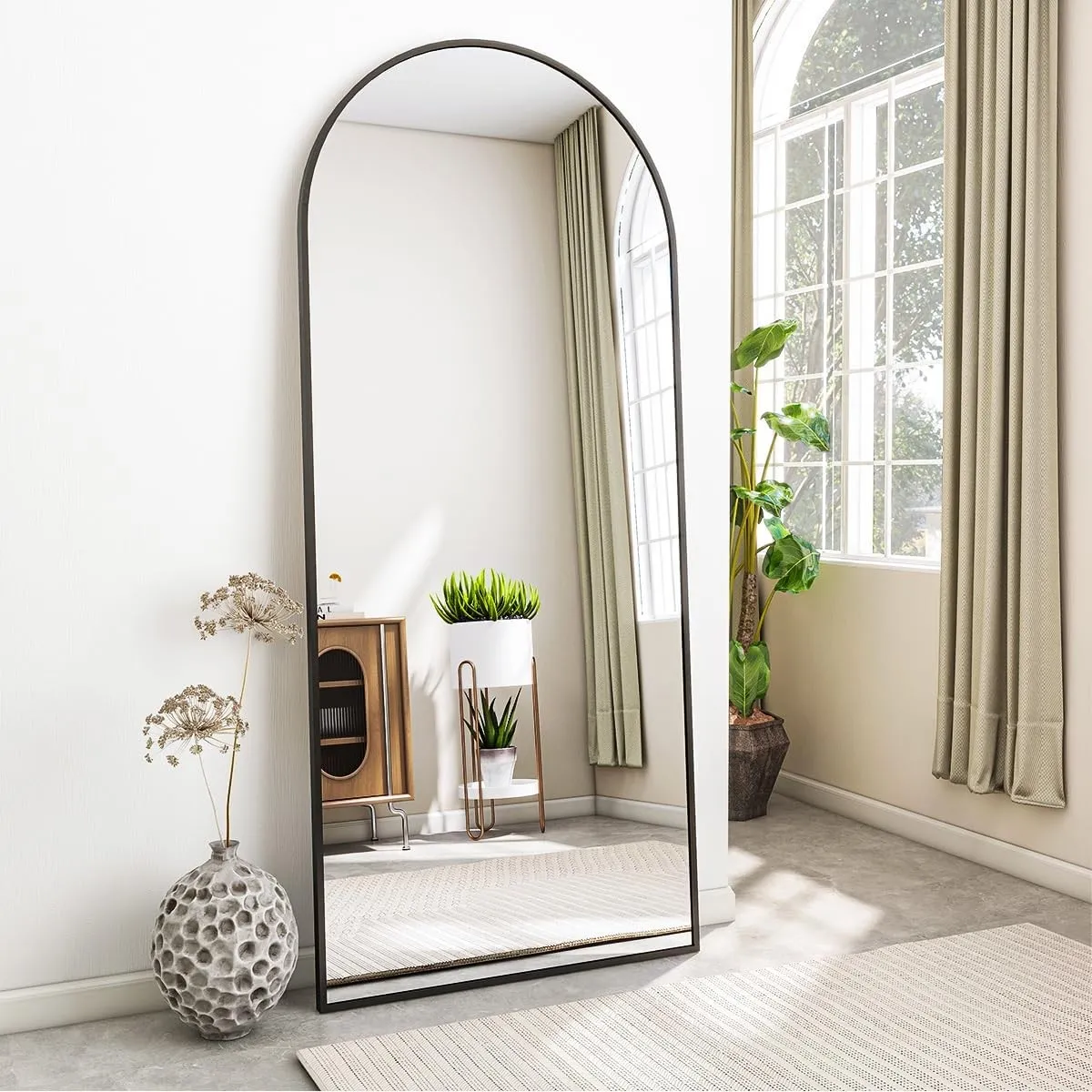 Koonmi Ganzkörperspiegel Bogen 165 x 61 cm Schwarz, Aluminiumrahmen