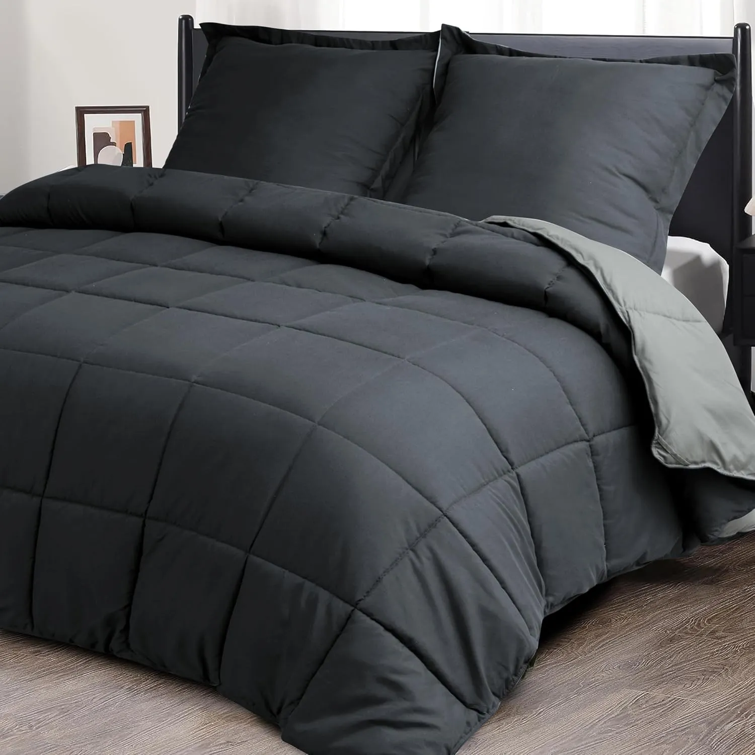 HIG Bettdecke 200x200 cm + 2 Kissenbezüge 65x65cm – Oeko-TEX zertifizierte graue Steppdecke, kastenförmig genäht – 1500…