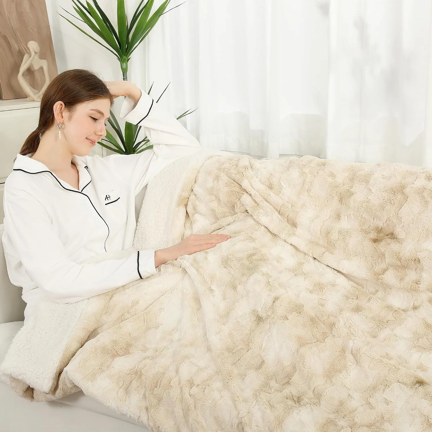 ESTINGO Heizdecke 200x150cm, Beheizbare Decke für Bett & Sofa, Cremeweiß
